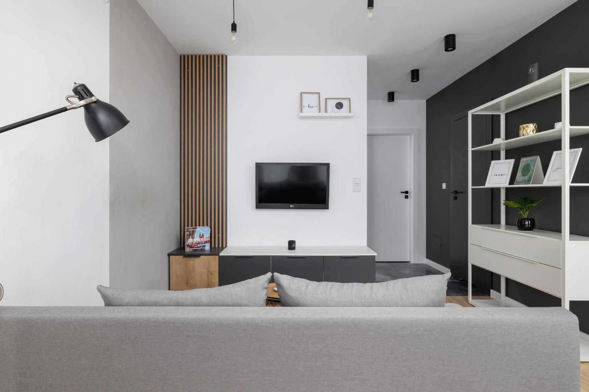 Elegant Apartment In Cracow With Balcony, Parking And Desk By Noclegi Renters Краков Экстерьер фото