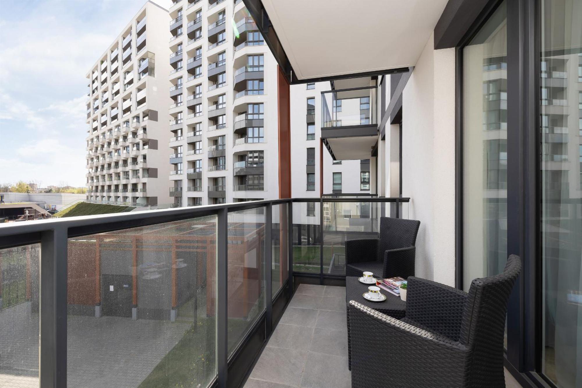 Elegant Apartment In Cracow With Balcony, Parking And Desk By Noclegi Renters Краков Экстерьер фото